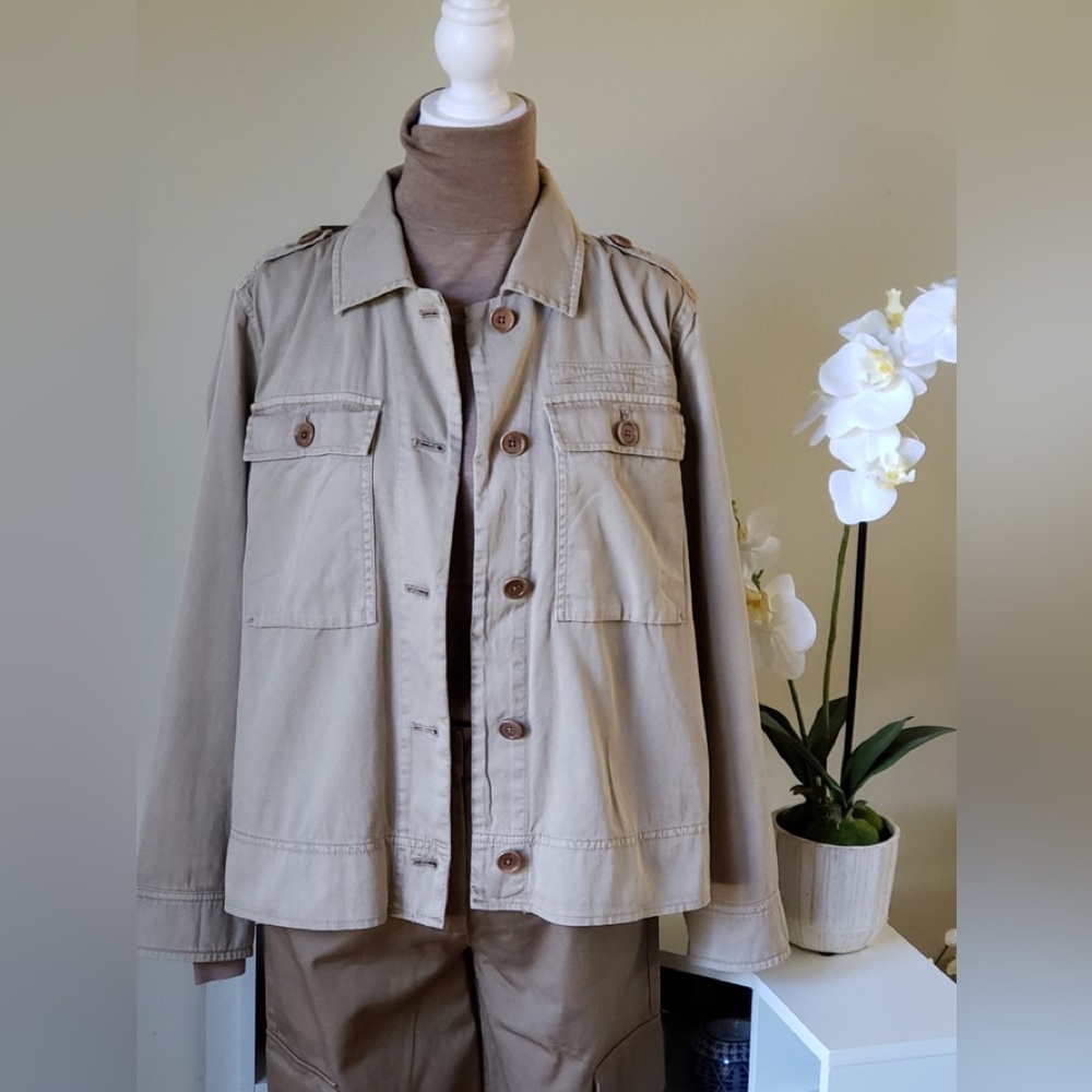 Pre owned J.CREW safari jacket with pleated  back in excellent condition